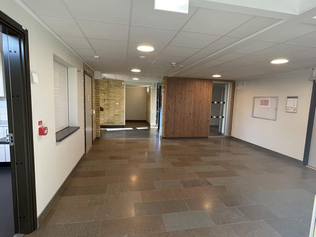 Renoverad entré i offentlig miljö